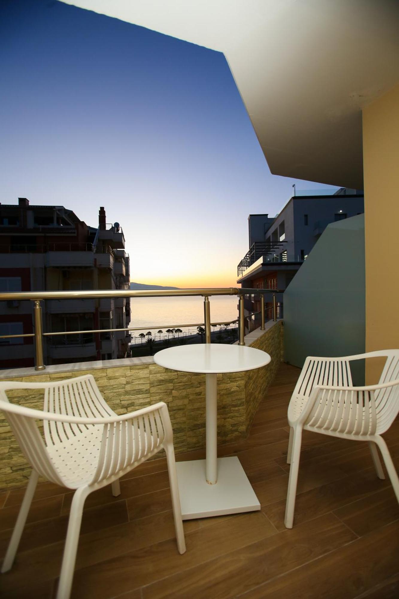 B&B Visar Rooms Wlora Zewnętrze zdjęcie